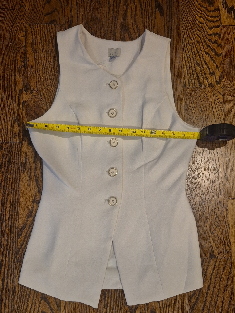 Cream Button-Front Tailored Sleeveless Vest - Picture 3 of 7